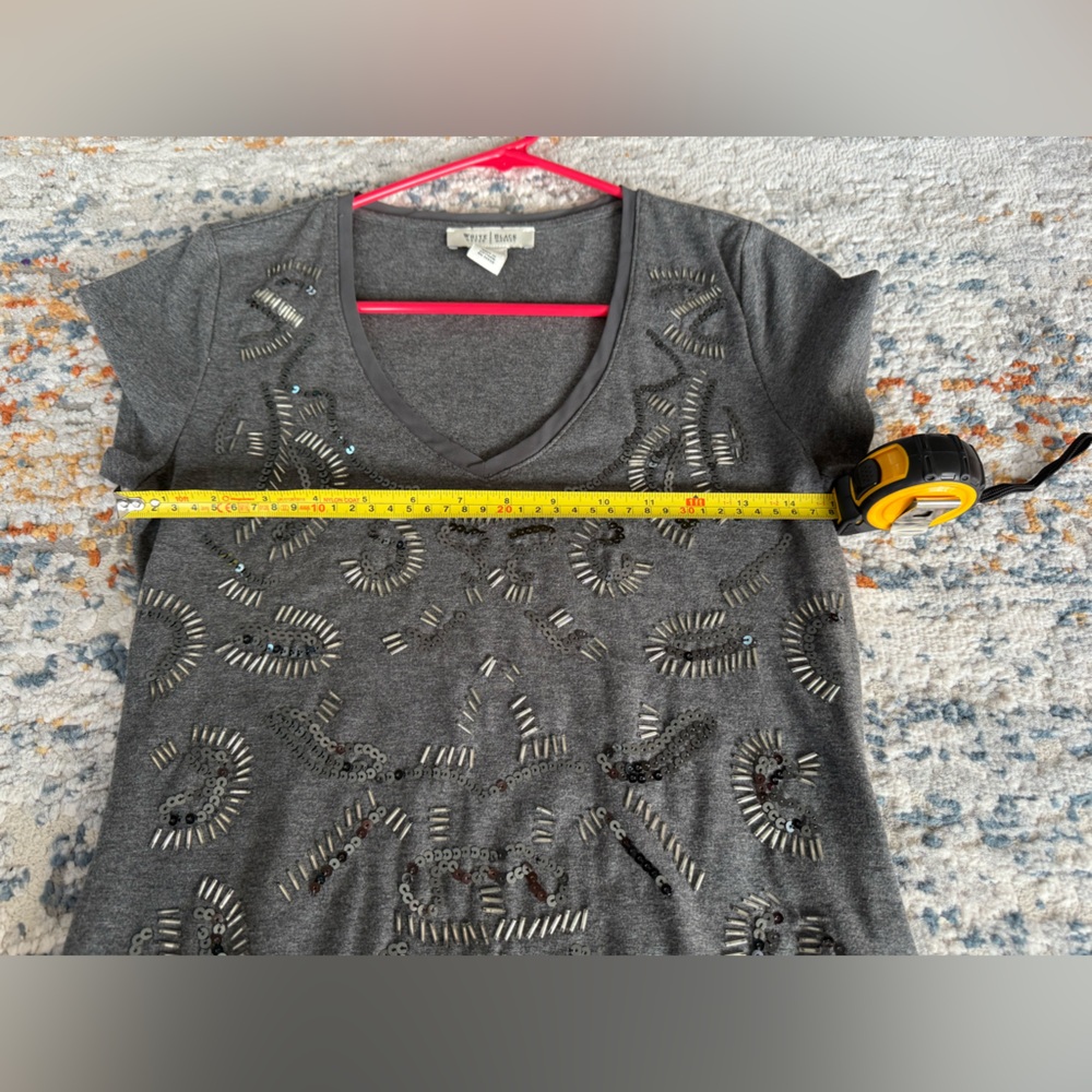 White House Black Market Charcoal Embellished Short Sleeve Tee, XS - Picture 7 of 8